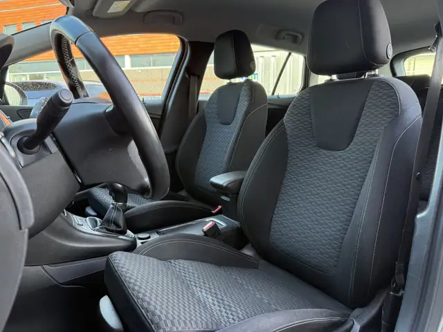 Opel Astra view 4