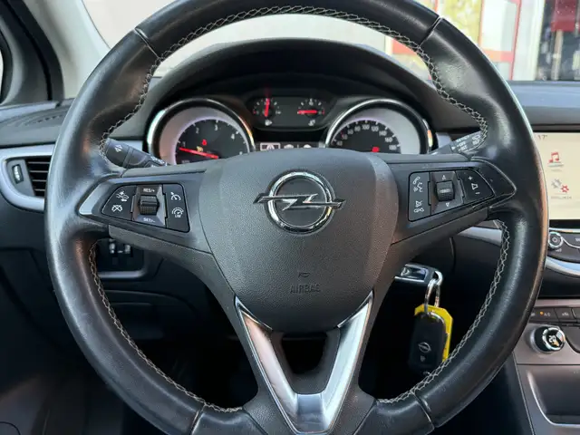 Opel Astra view 12