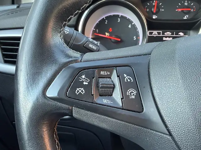 Opel Astra view 11