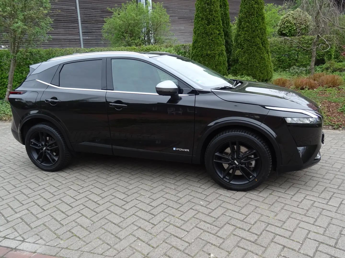 Nissan Qashqai N-Connecta e-Power Schwarz - 2