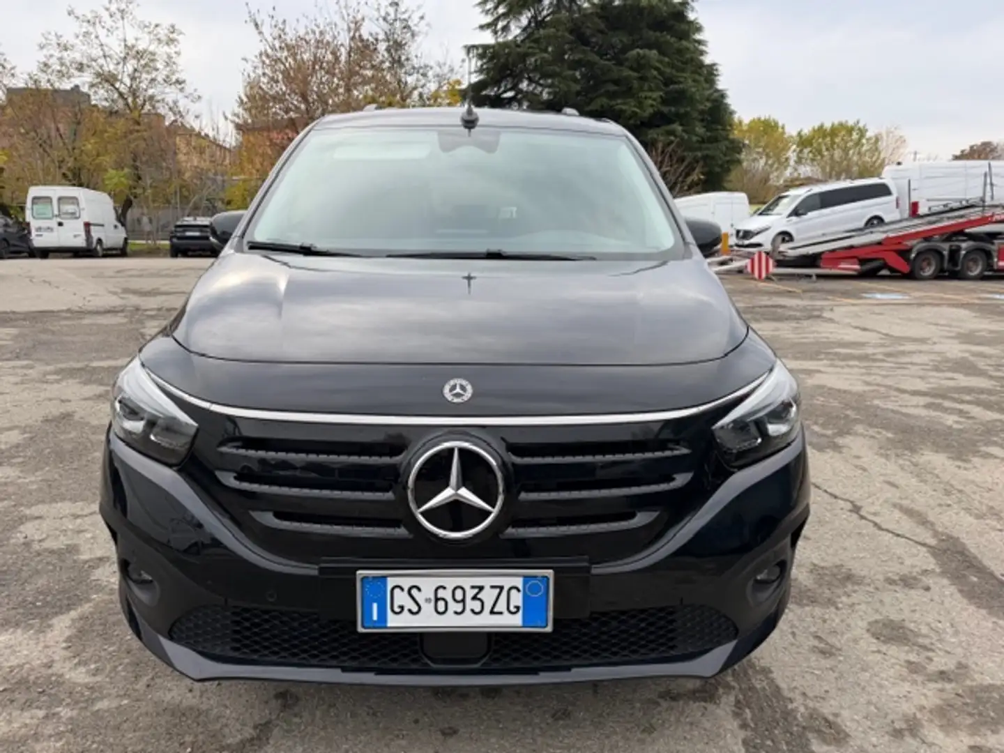 Mercedes-Benz EQT EQT Long 200 Schwarz - 2