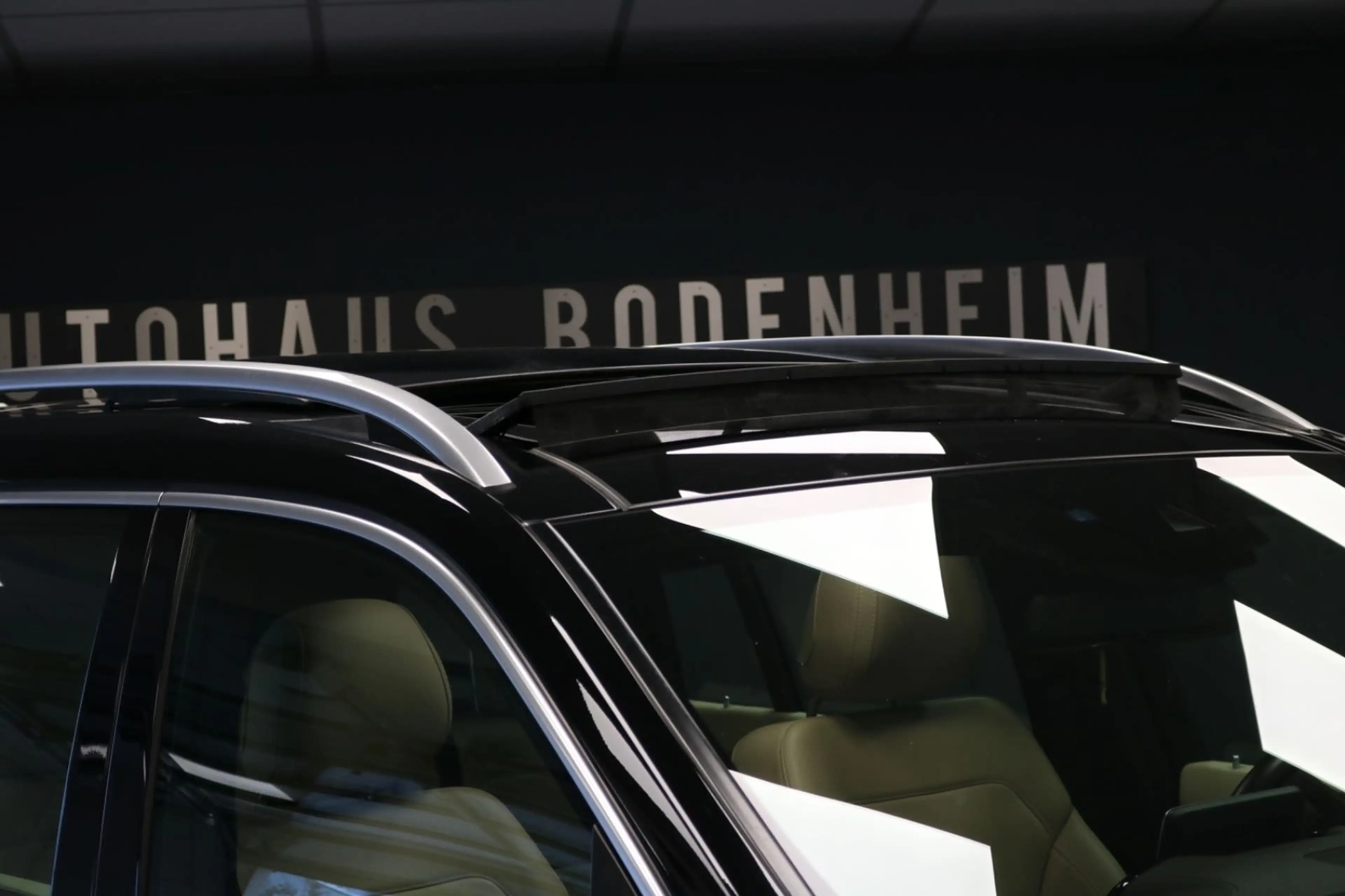 Mercedes-Benz GLS 400 4Matic/KAMERA/PANO/LEDER/7 SITZER — photo 4