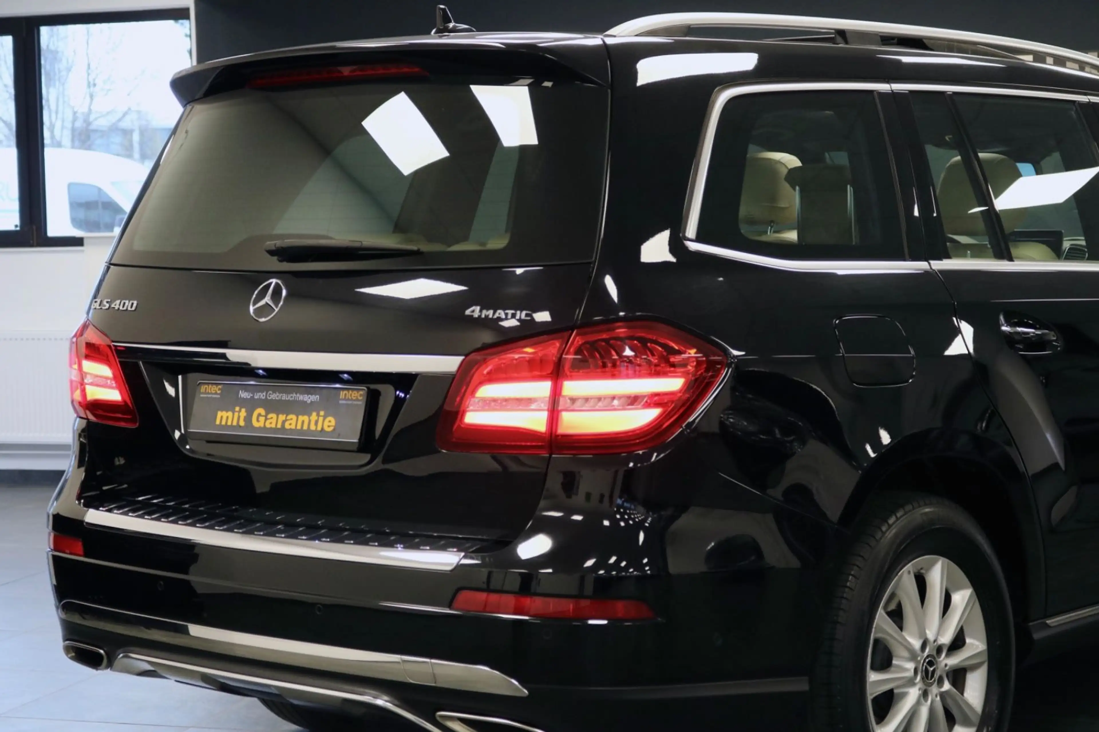 Mercedes-Benz GLS 400 4Matic/KAMERA/PANO/LEDER/7 SITZER — photo 13