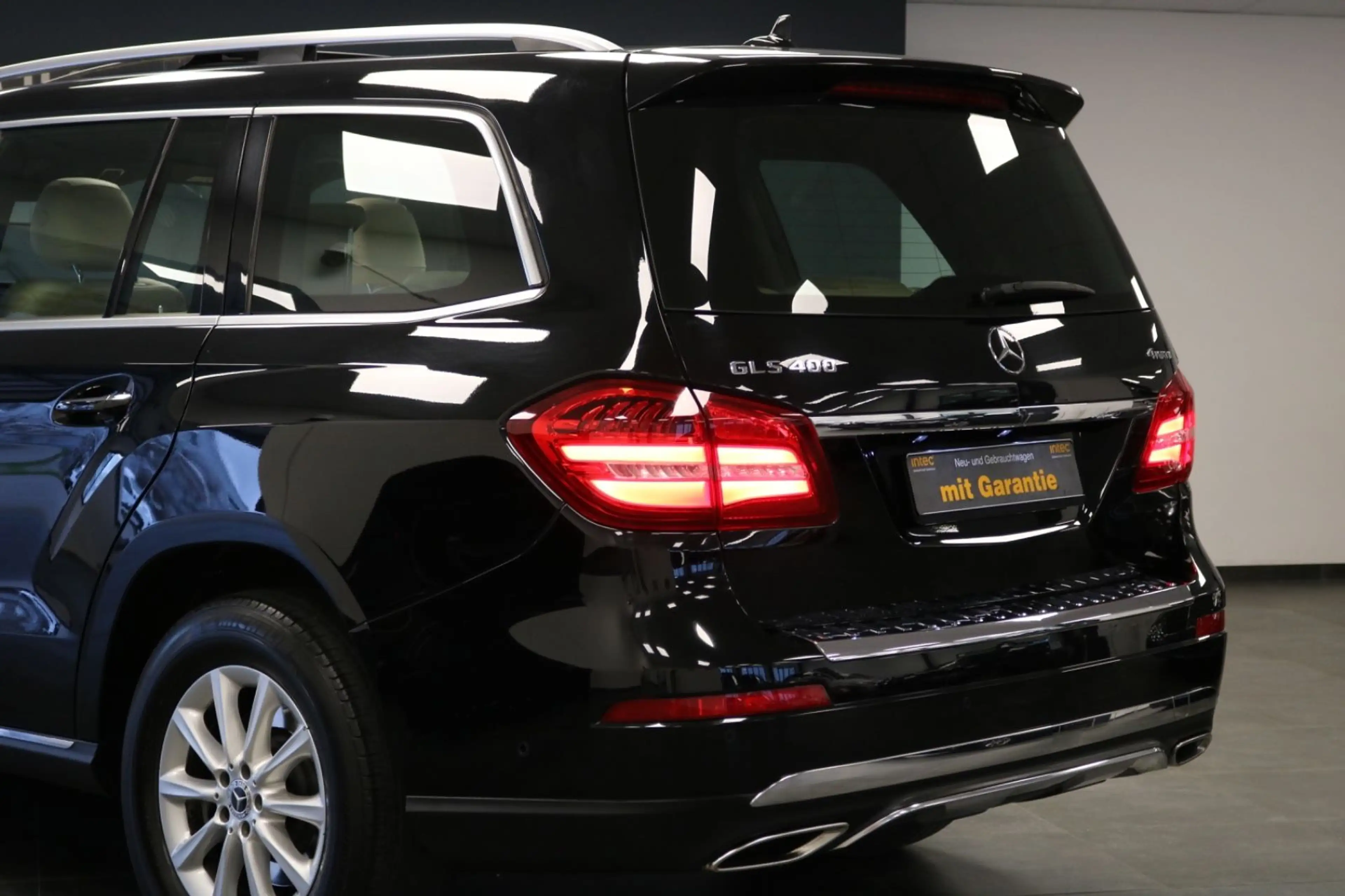 Mercedes-Benz GLS 400 4Matic/KAMERA/PANO/LEDER/7 SITZER — photo 9