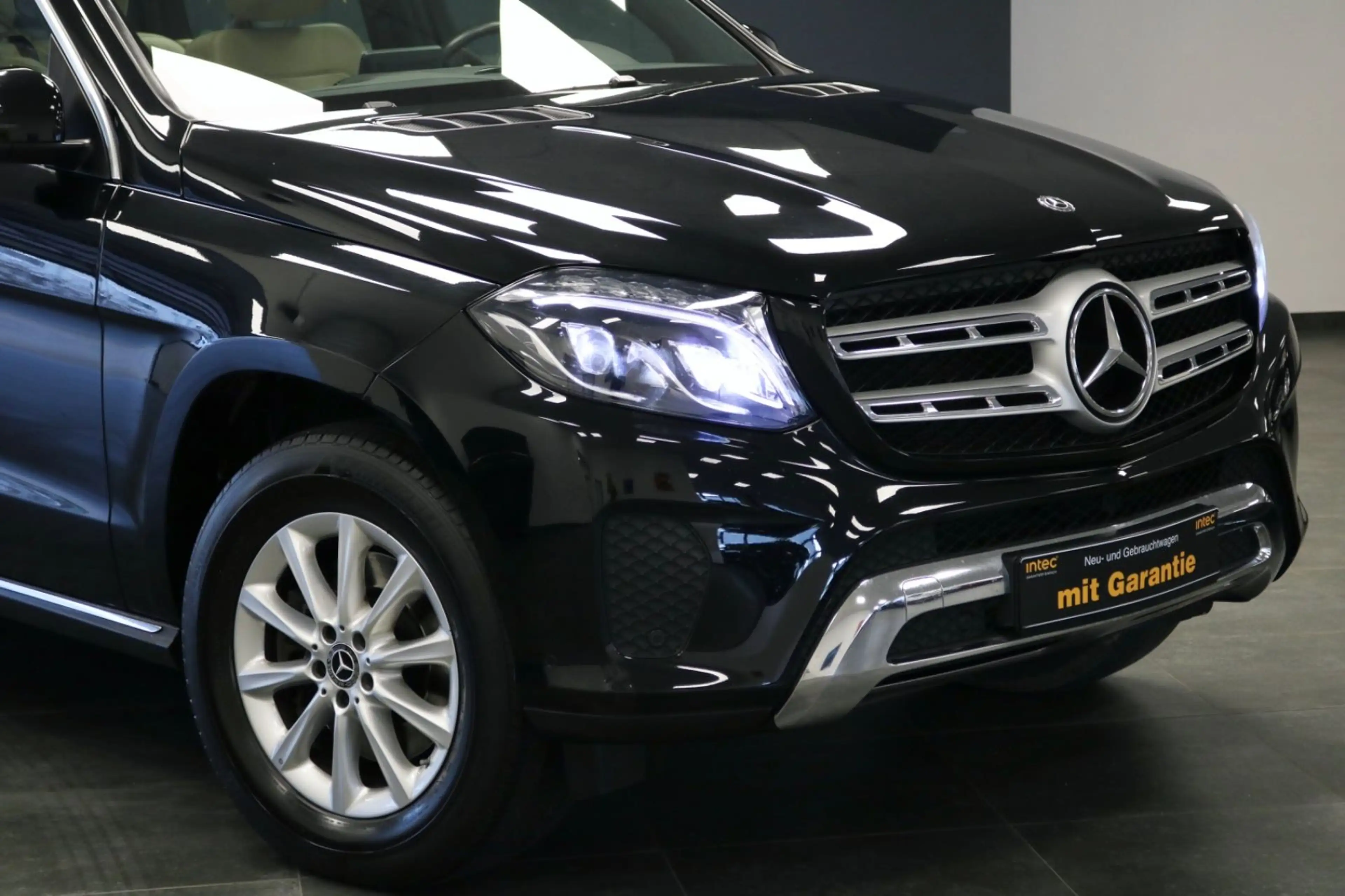 Mercedes-Benz GLS 400 4Matic/KAMERA/PANO/LEDER/7 SITZER — photo 2