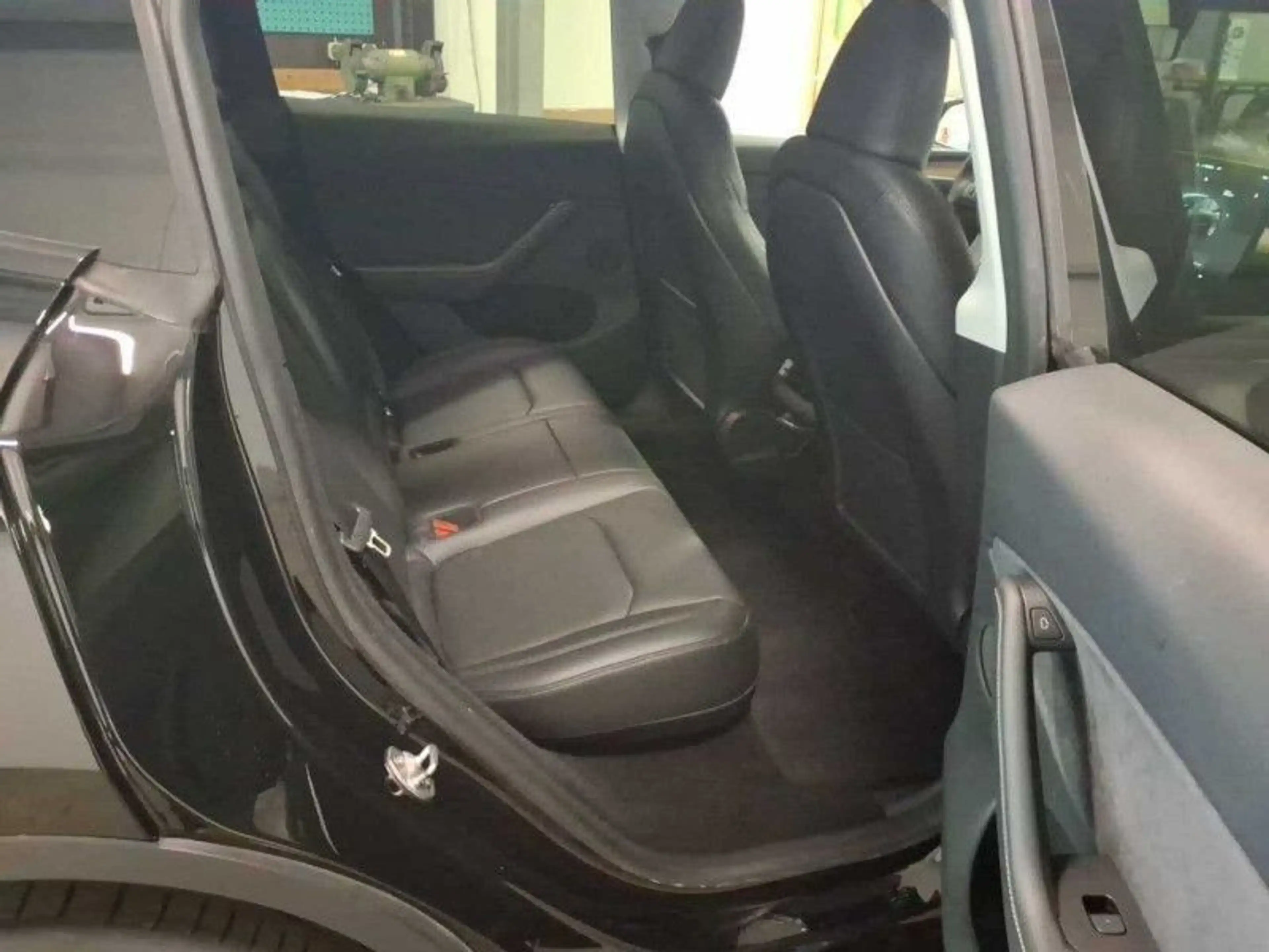 Tesla Model Y Long Range Dual AWD A.pilot Pr. Int. — photo 8