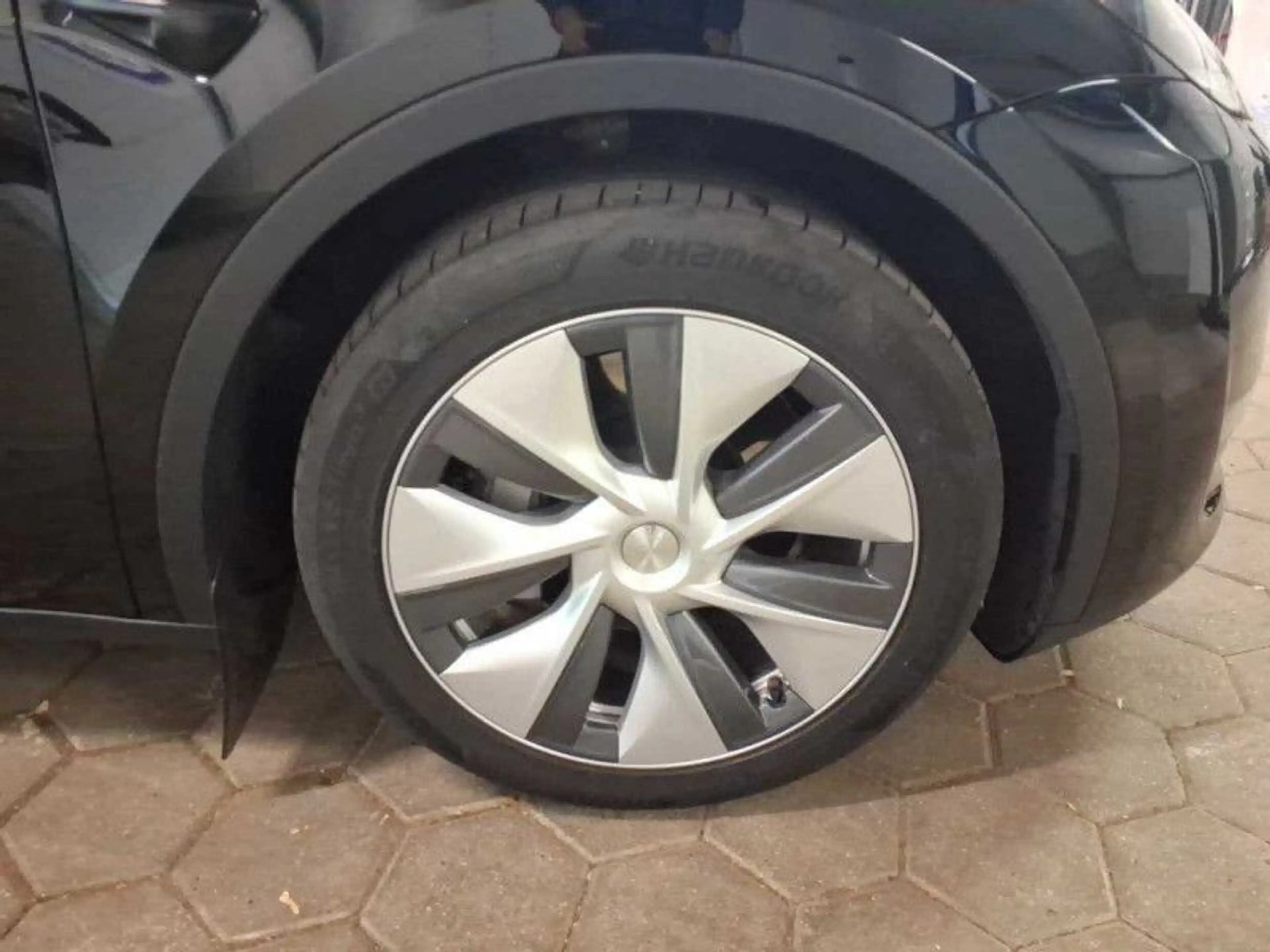 Tesla Model Y Long Range Dual AWD A.pilot Pr. Int. — photo 12