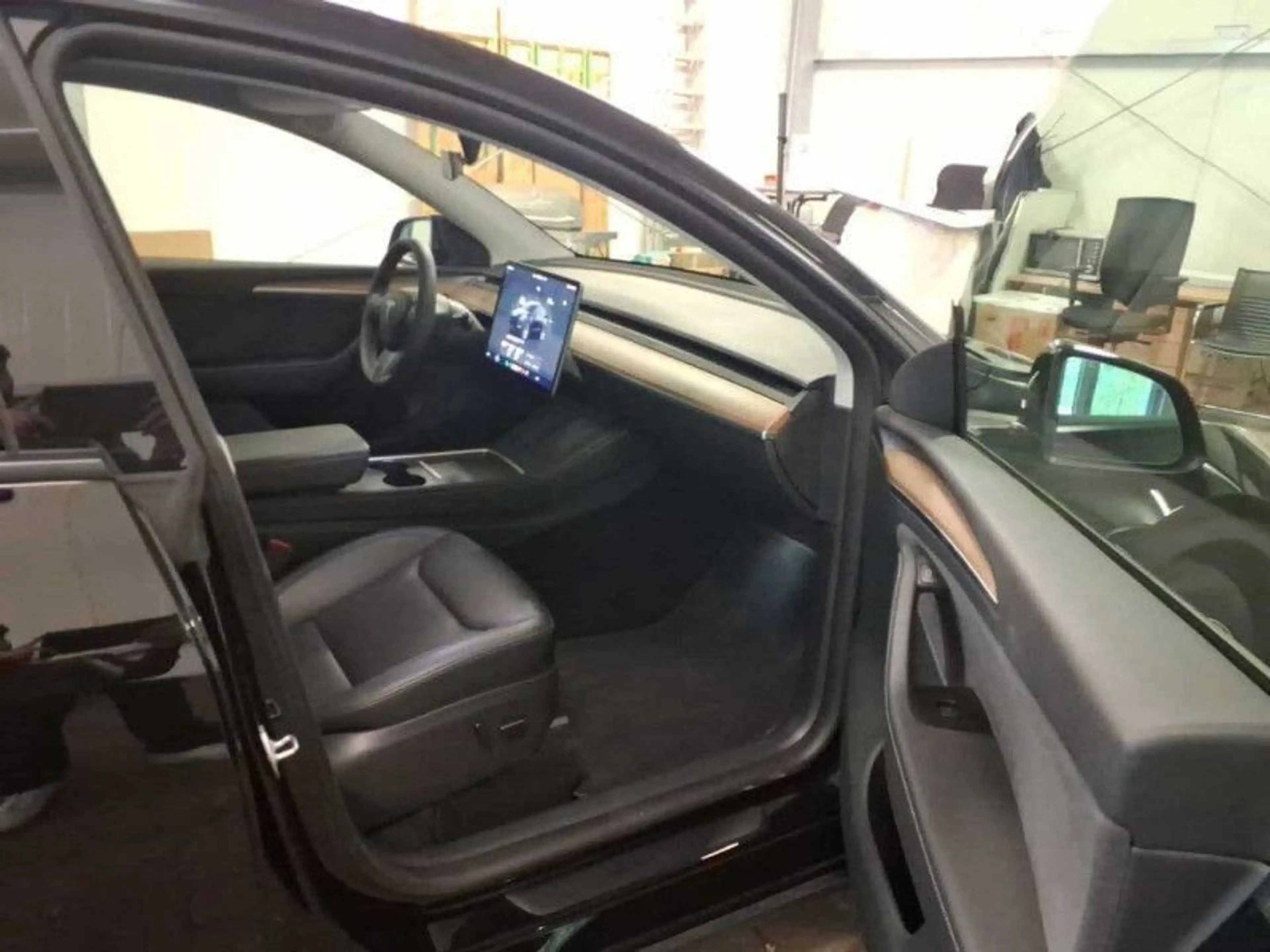 Tesla Model Y Long Range Dual AWD A.pilot Pr. Int. — photo 7