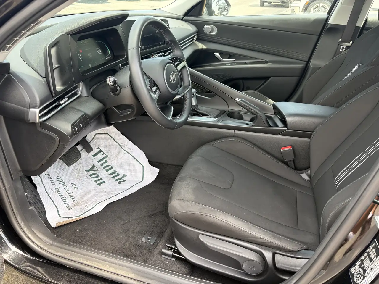 Hyundai ELANTRA снимка Hyundai ELANTRA