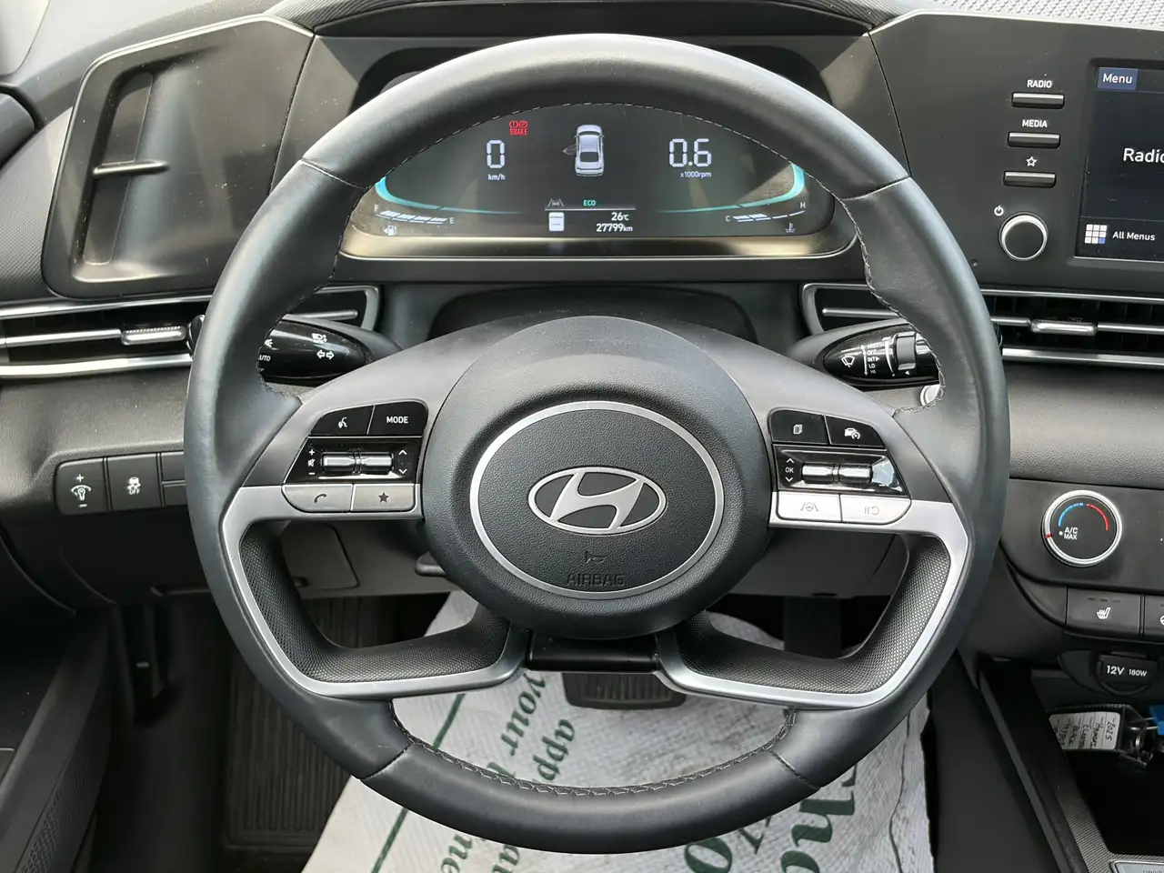 Hyundai ELANTRA снимка Hyundai ELANTRA