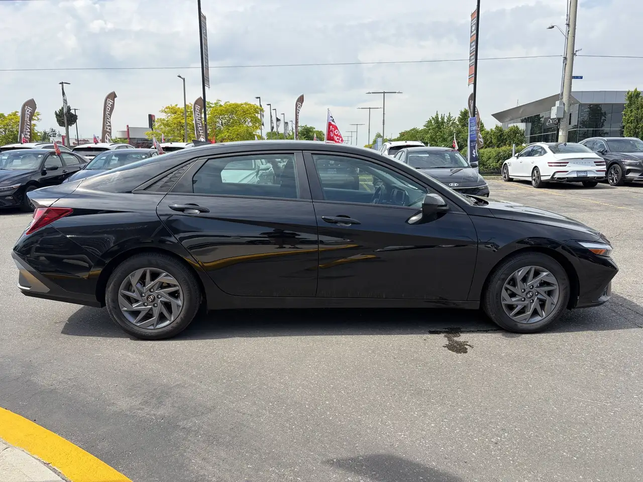 Hyundai ELANTRA снимка Hyundai ELANTRA