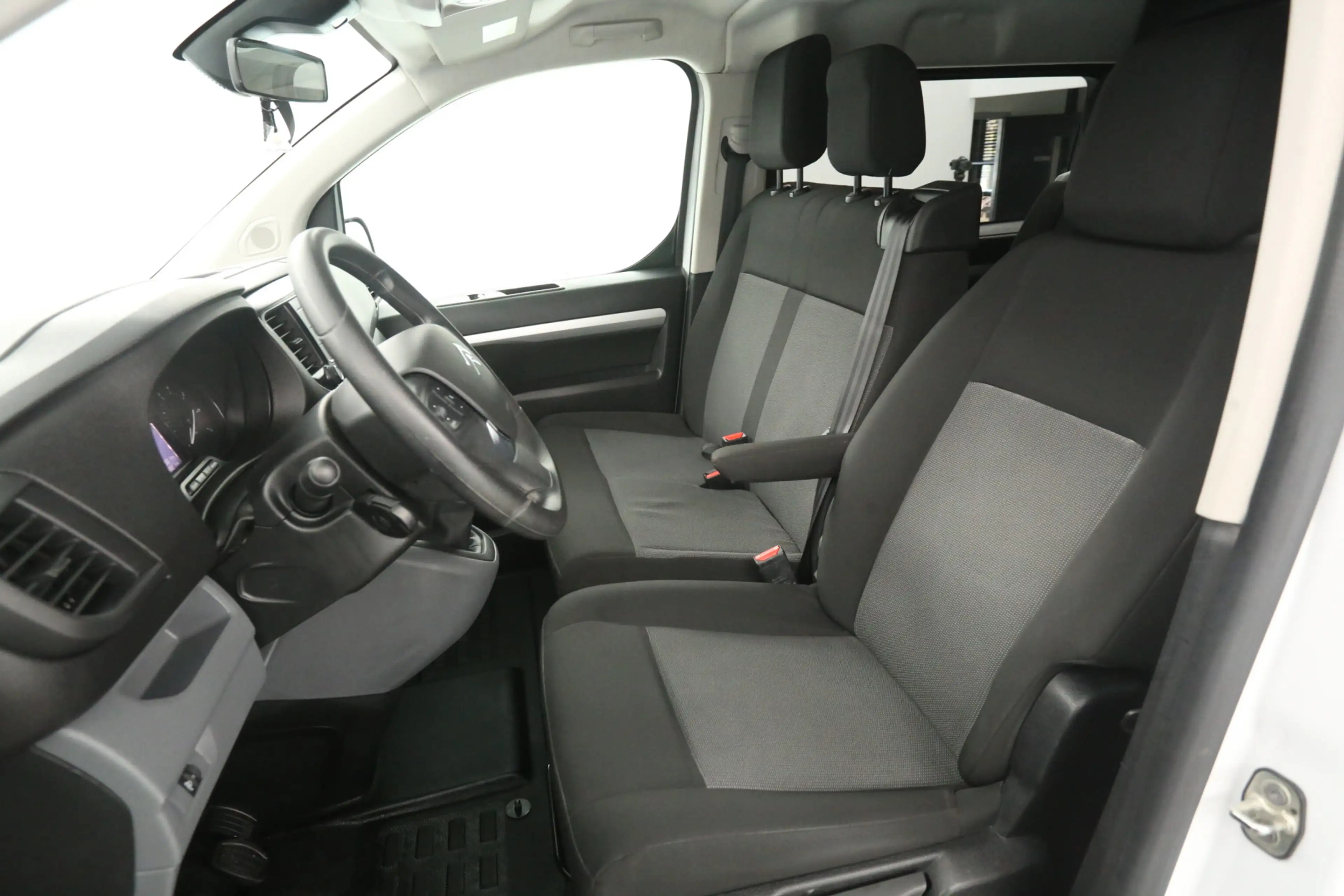 Fiat Scudo Citroën Jumpy 2.0 BlueHDI 145PK L3H1 | DC | 6 Zits — photo 10