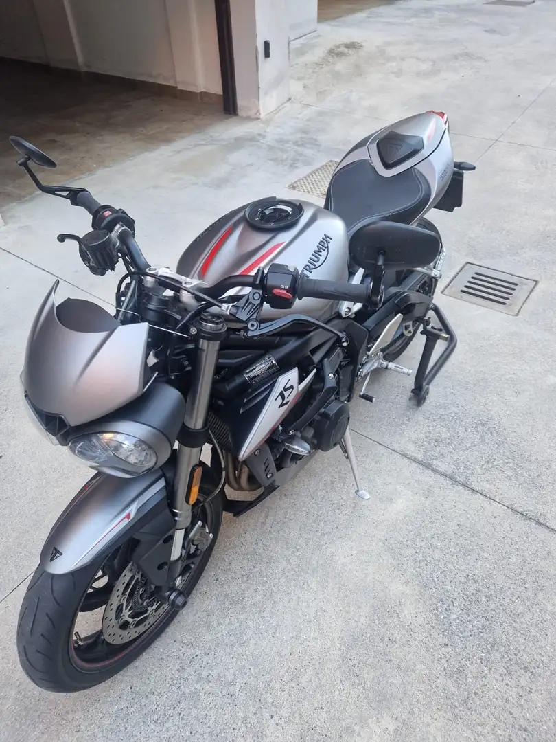 Triumph Street Triple 765 Серый - 2