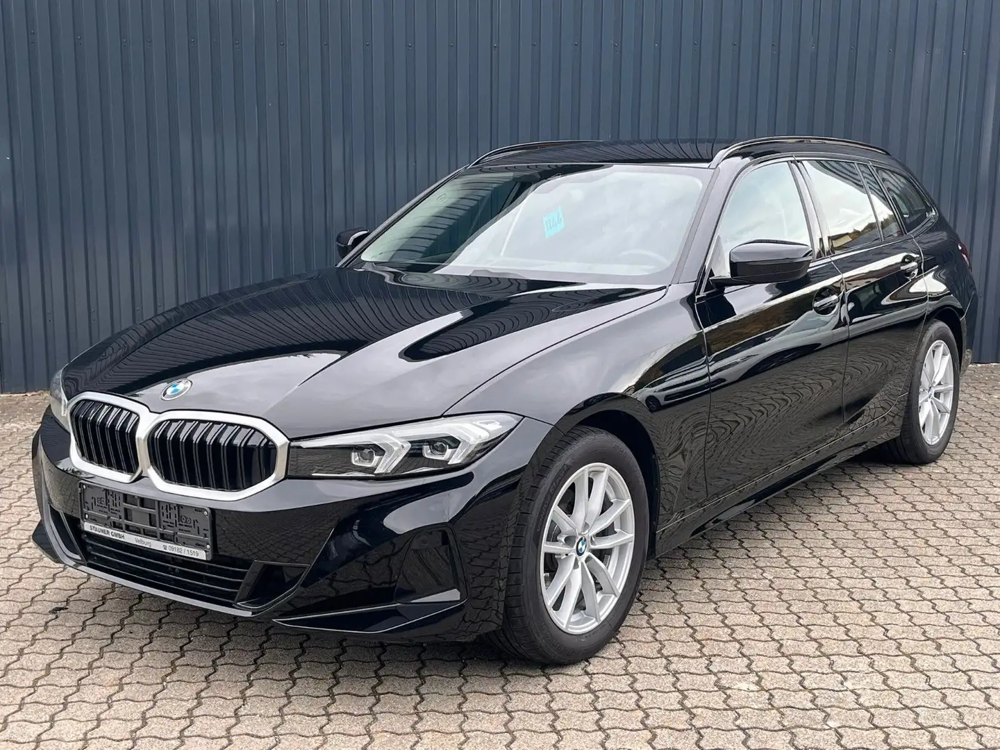 BMW 320 D Aut. Touring / LED/elektr.Sitze/Komfortzug Schwarz - 2