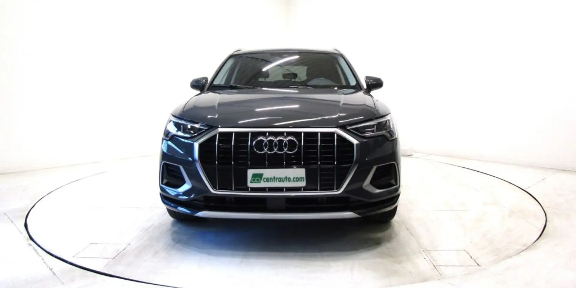 Audi Q3 45 TFSI 2.0 TFSI quattro S tronic Advanced *245CV* Grau - 2