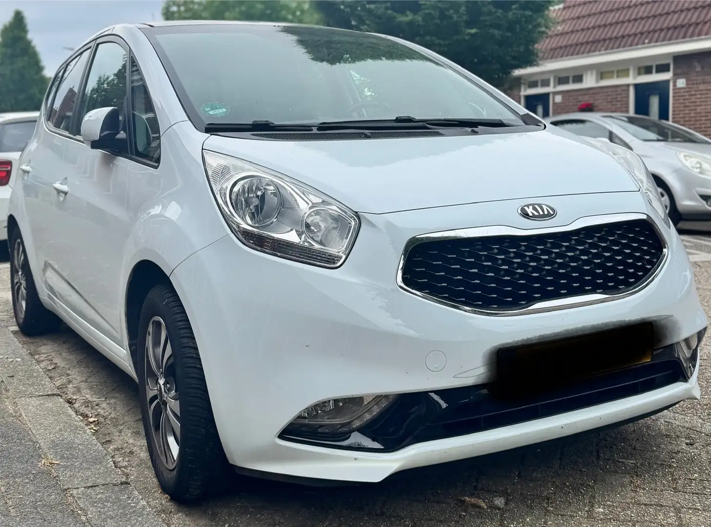 Kia Venga Venga 1.6 CVVT ExecutiveL. Wit - 1