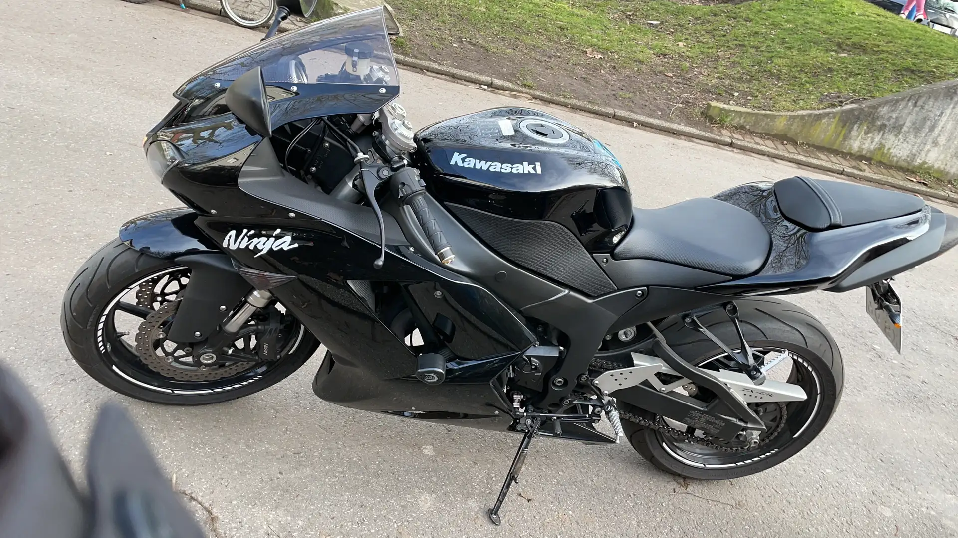 Kawasaki Ninja ZX-6R Black - 2