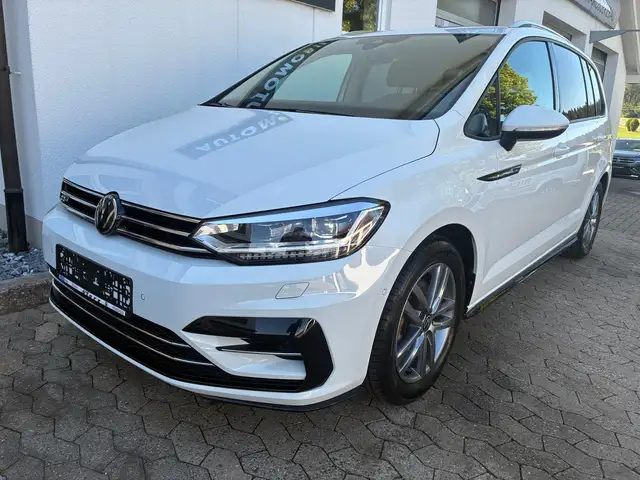 Volkswagen Touran view 2