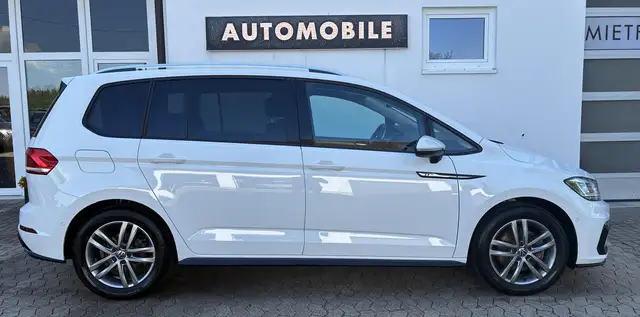 Volkswagen Touran view 8