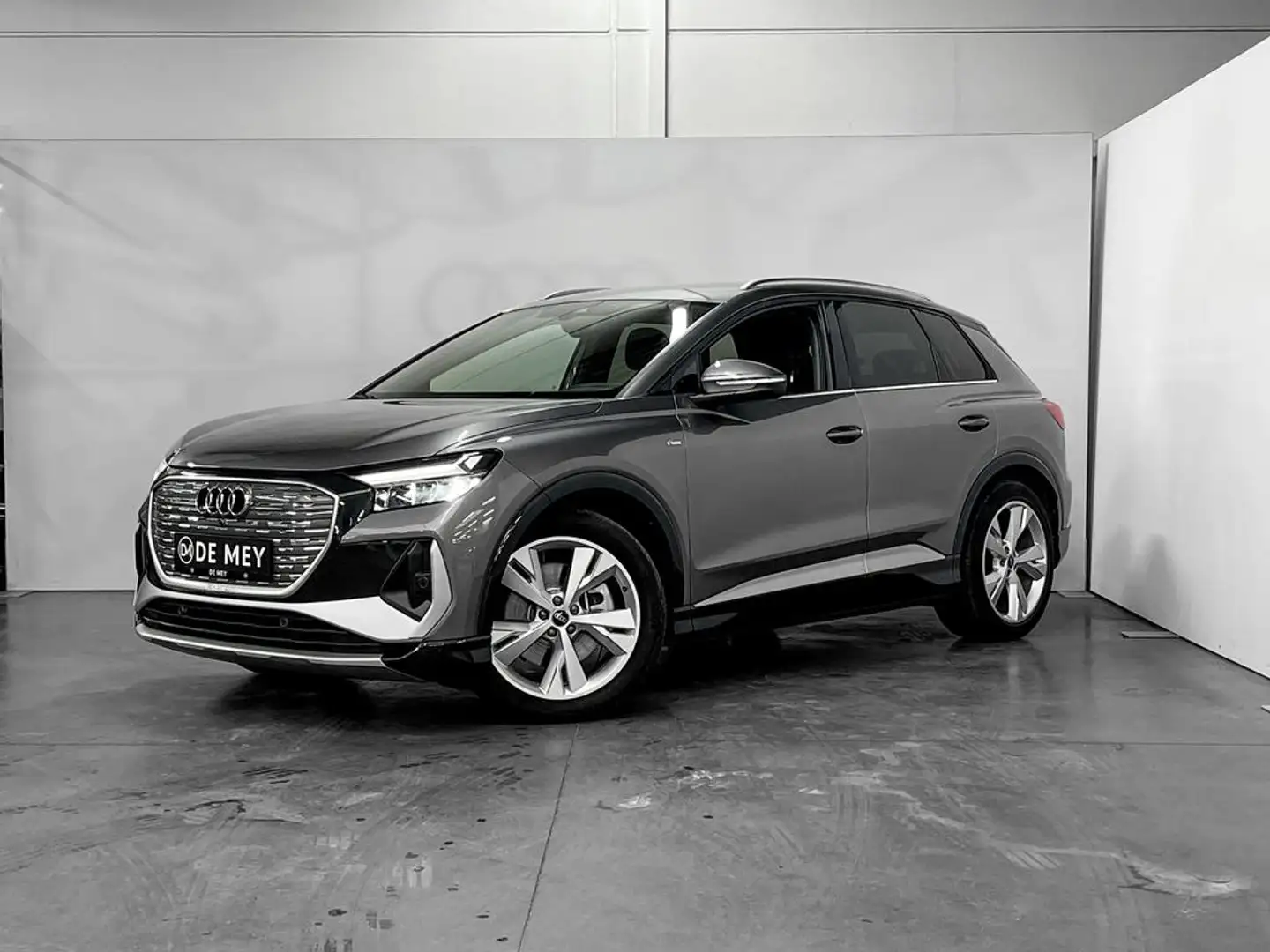 Audi Q4 e-tron S-Line 45 e-tron 82kWh / Trekhaak / Carplay / Camera / Navigatie / ACC Grau - 2
