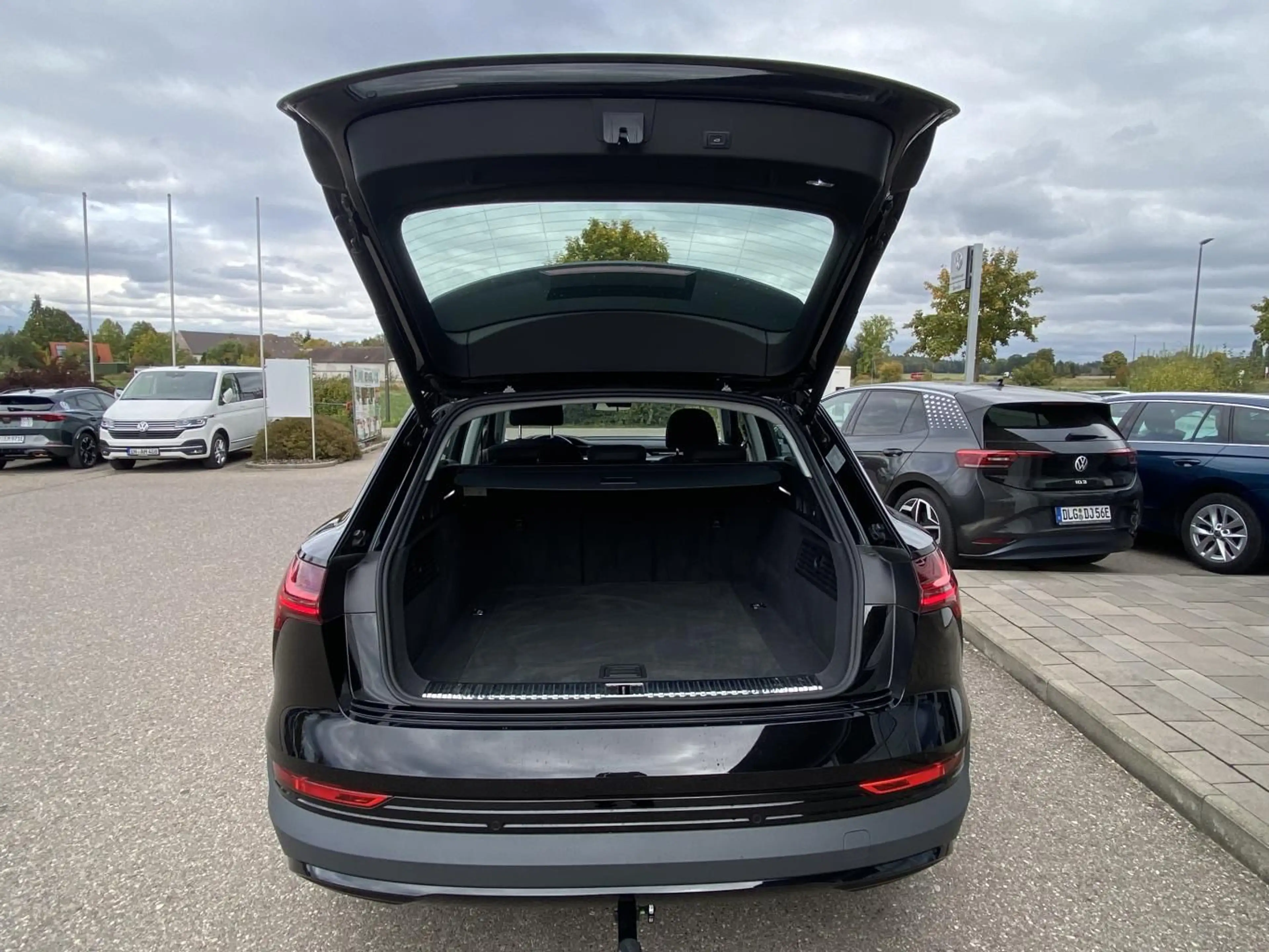 Audi e-tron 55 quattro VIRTUELLE-SPIEGEL+AHK+NAVI+VIR — photo 15