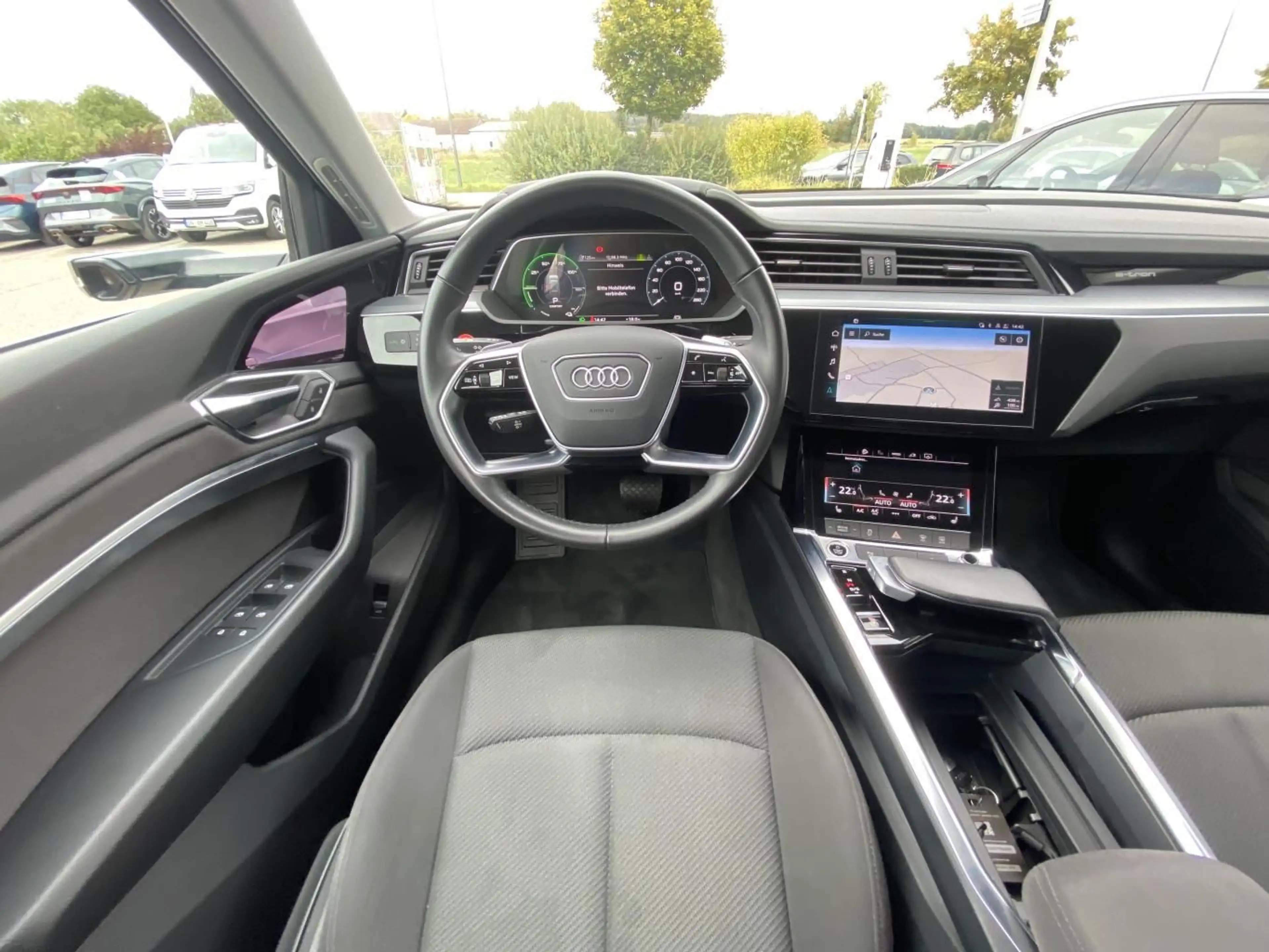 Audi e-tron 55 quattro VIRTUELLE-SPIEGEL+AHK+NAVI+VIR — photo 12