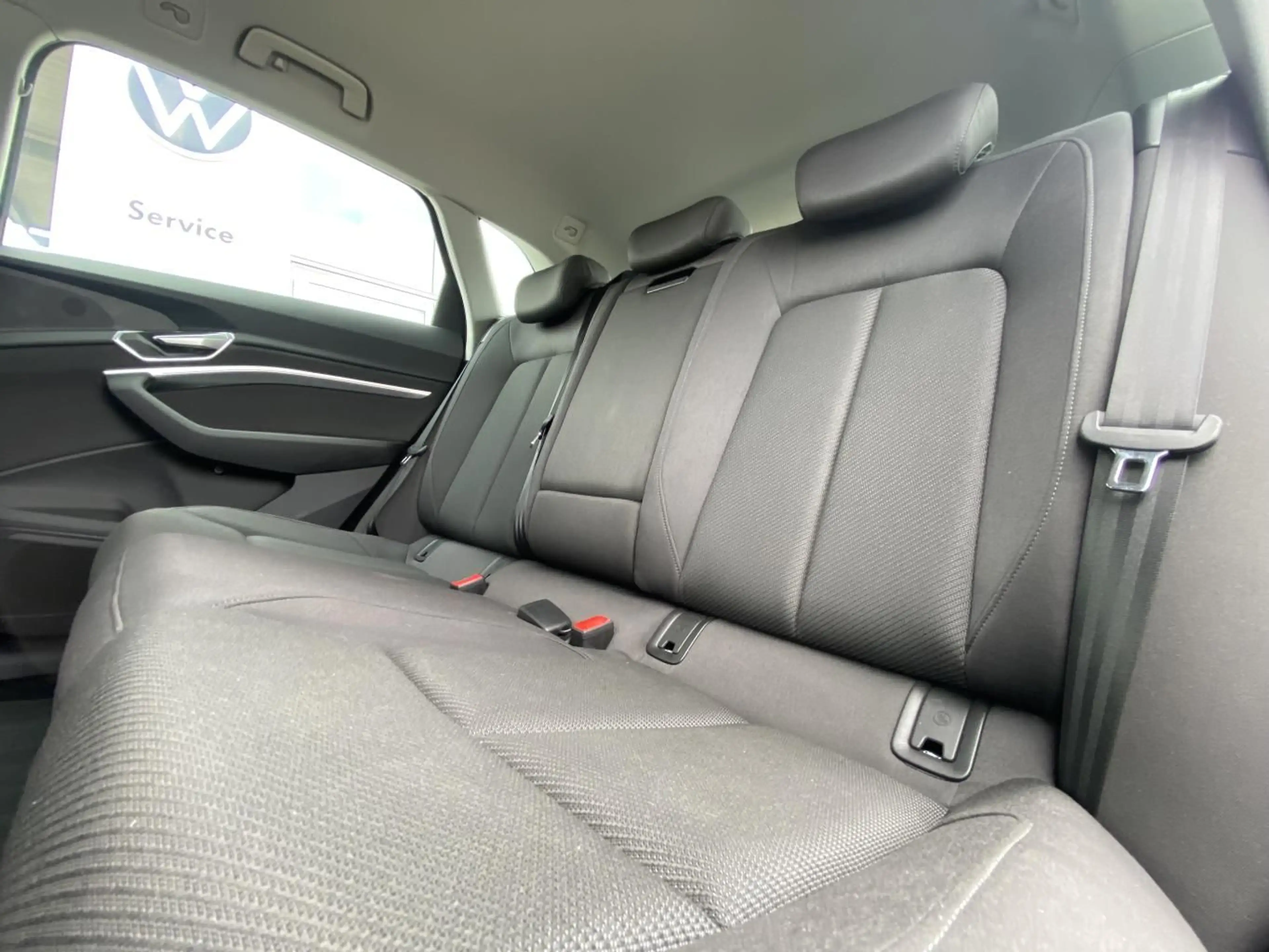 Audi e-tron 55 quattro VIRTUELLE-SPIEGEL+AHK+NAVI+VIR — photo 11