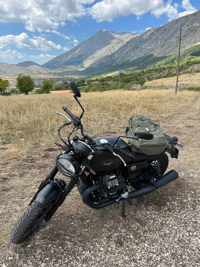 Moto Guzzi V 850 V7 Stone Siyah - 1