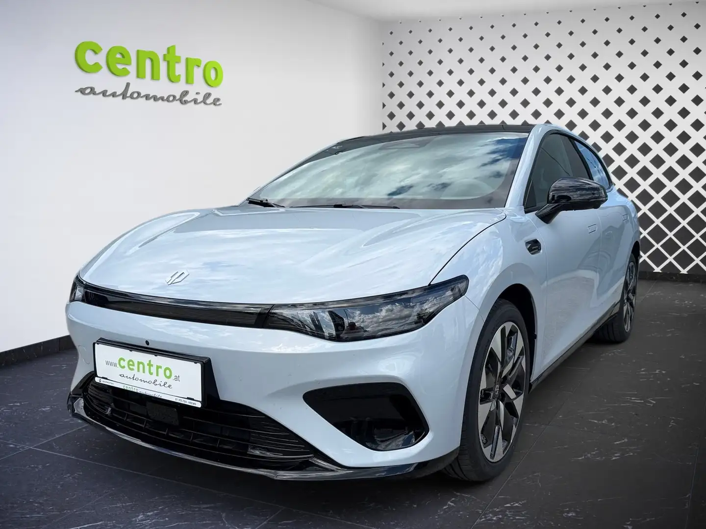 Leapmotor B05 Design (Vollausstattung), Promax (67 kWh) Silber - 1