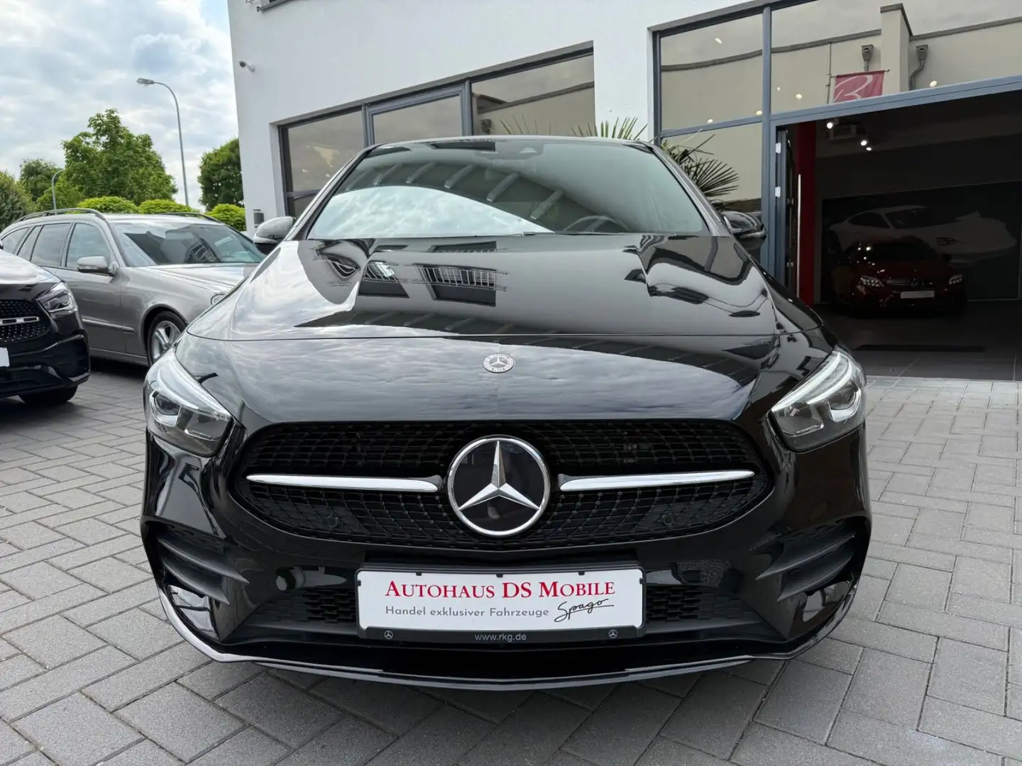 Mercedes-Benz B 250 e Edition 2020/AMG Line Schwarz - 2