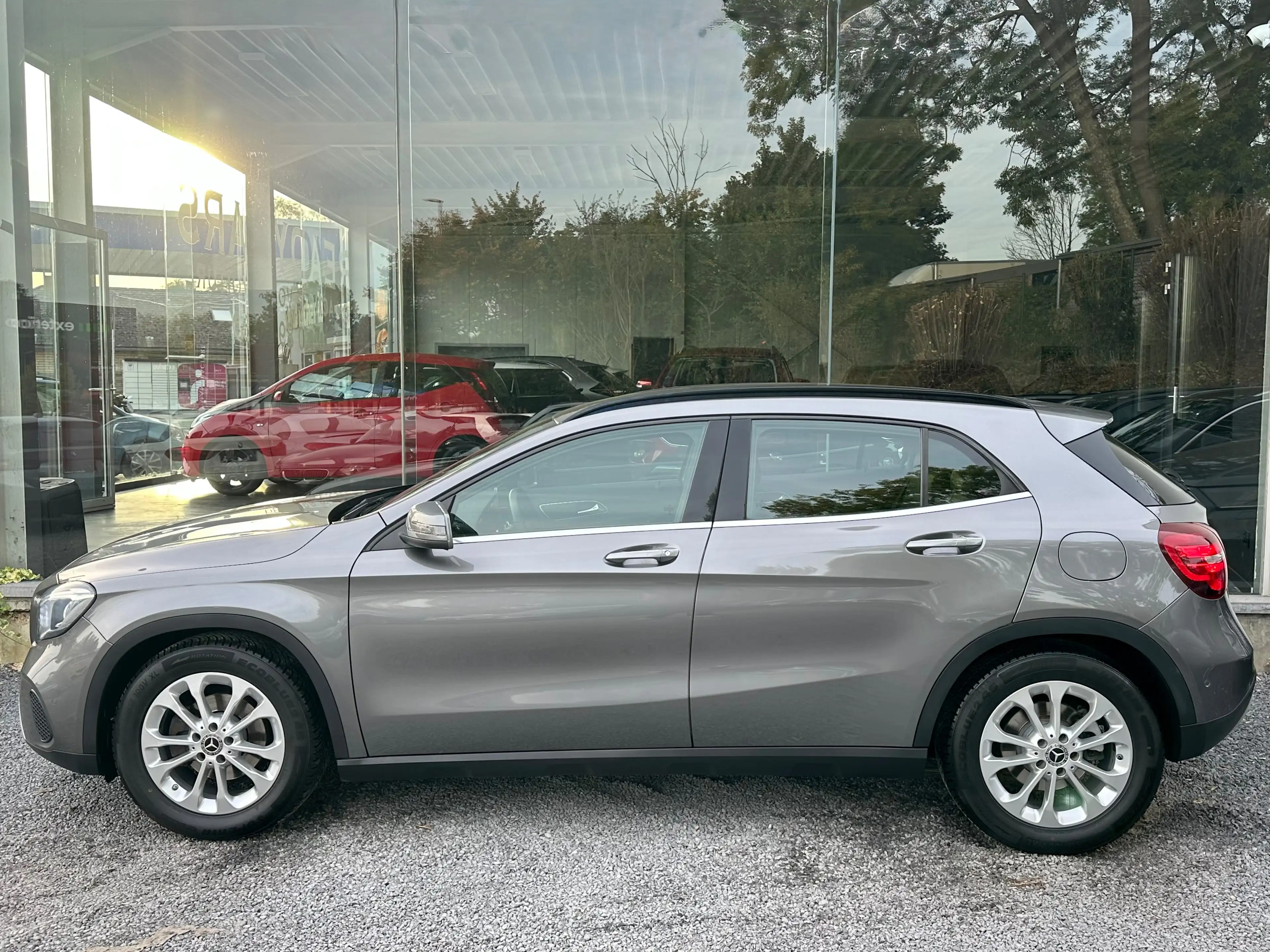 Mercedes-Benz GLA 200 1,6*EXCELLENT ETAT*CUIR*LED*SIEGE CHAUFFANT*CAM*NAVI*CARPLAY*GARANTIE — photo 7