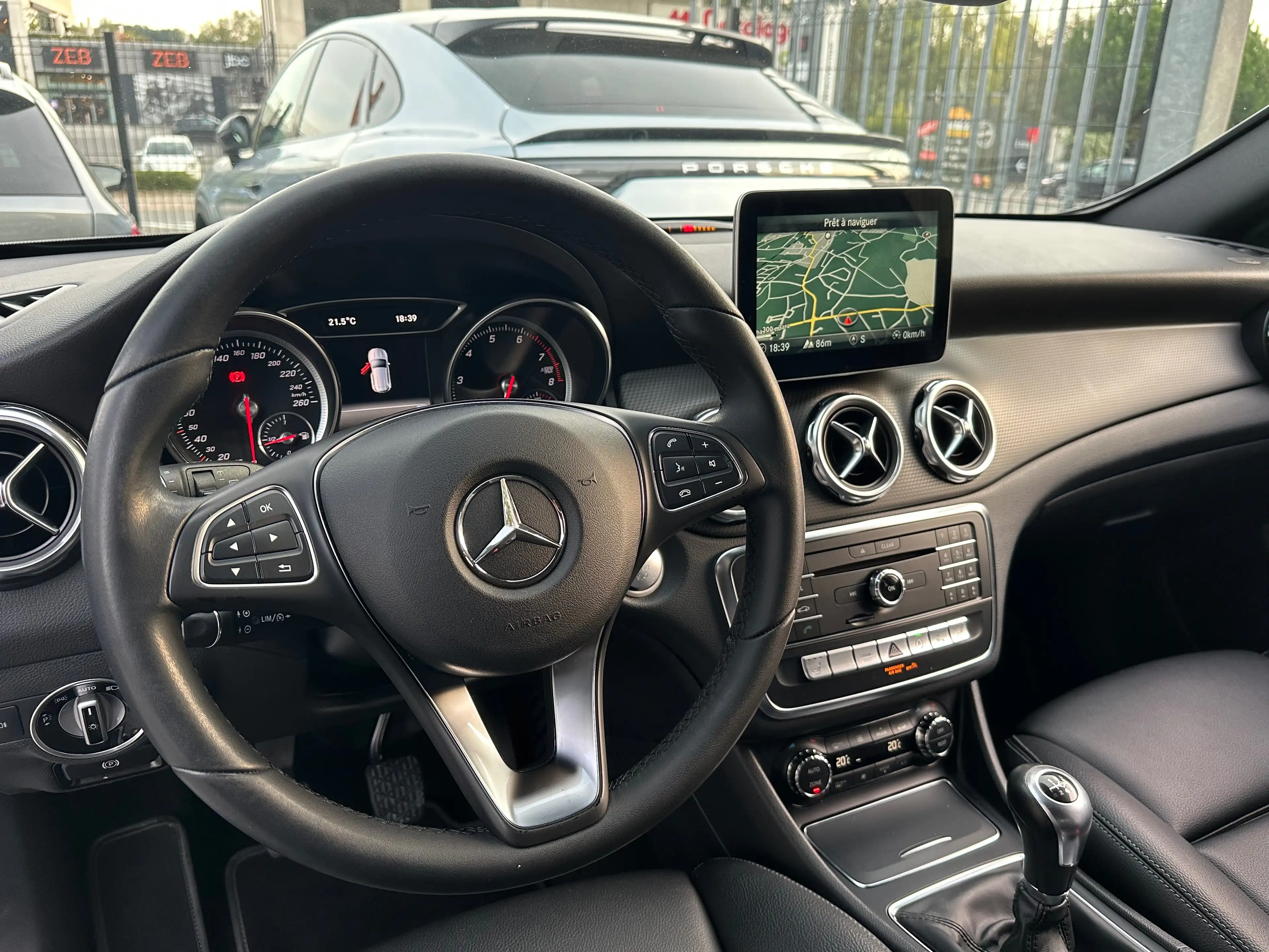 Mercedes-Benz GLA 200 1,6*EXCELLENT ETAT*CUIR*LED*SIEGE CHAUFFANT*CAM*NAVI*CARPLAY*GARANTIE — photo 9