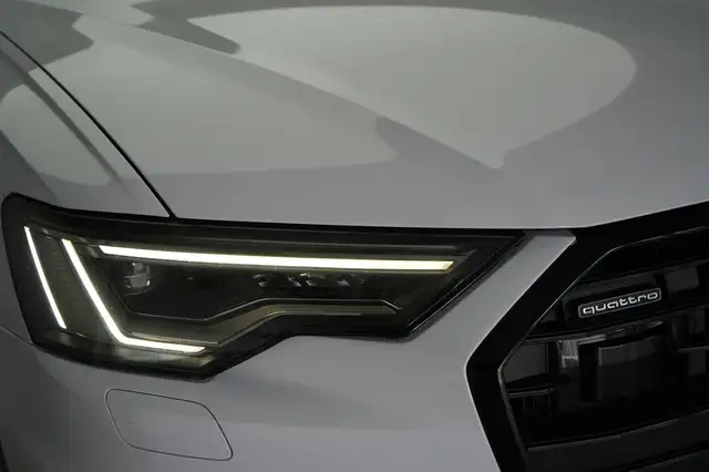 Audi A6 view 13