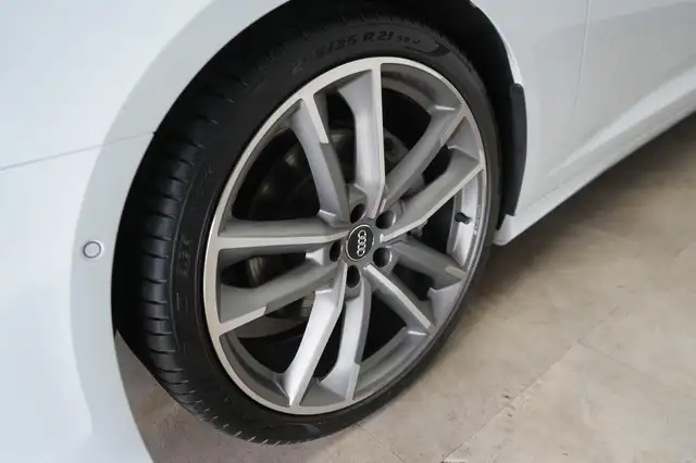 Audi A6 view 9