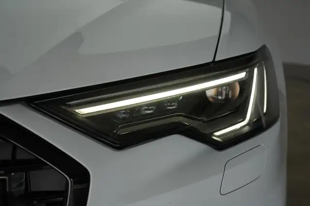 Audi A6 view 14