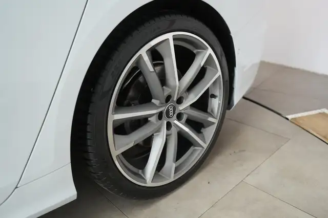 Audi A6 view 8