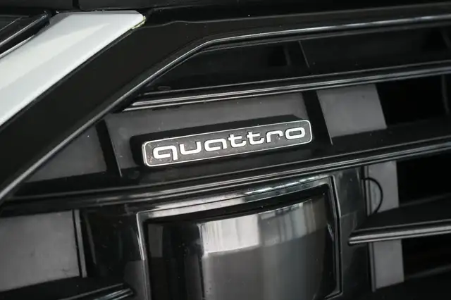 Audi A6 view 11