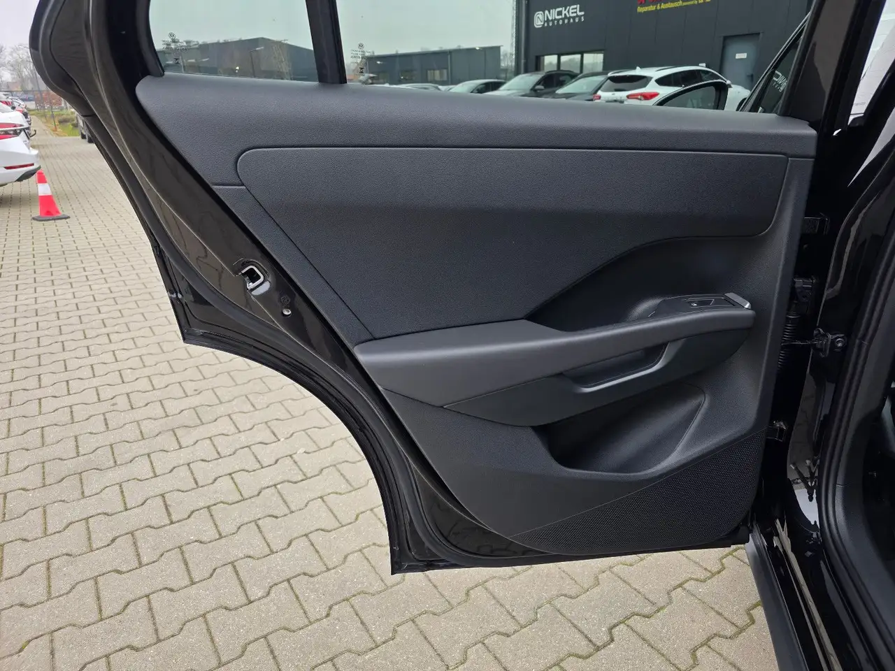 Volkswagen T-Roc 1.5 eTSI Life*Led+*Kamera*Acc*Neues-Model*, миниатюра 30