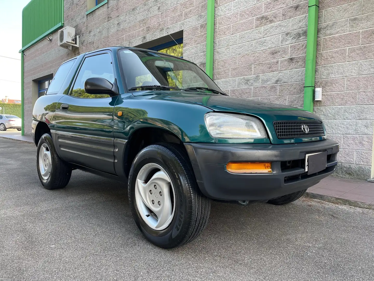 Toyota RAV 4 2.0i 16V 128CV 4X4 CLIMA AUTORADIO CERCHI IN LEGA Grün - 1