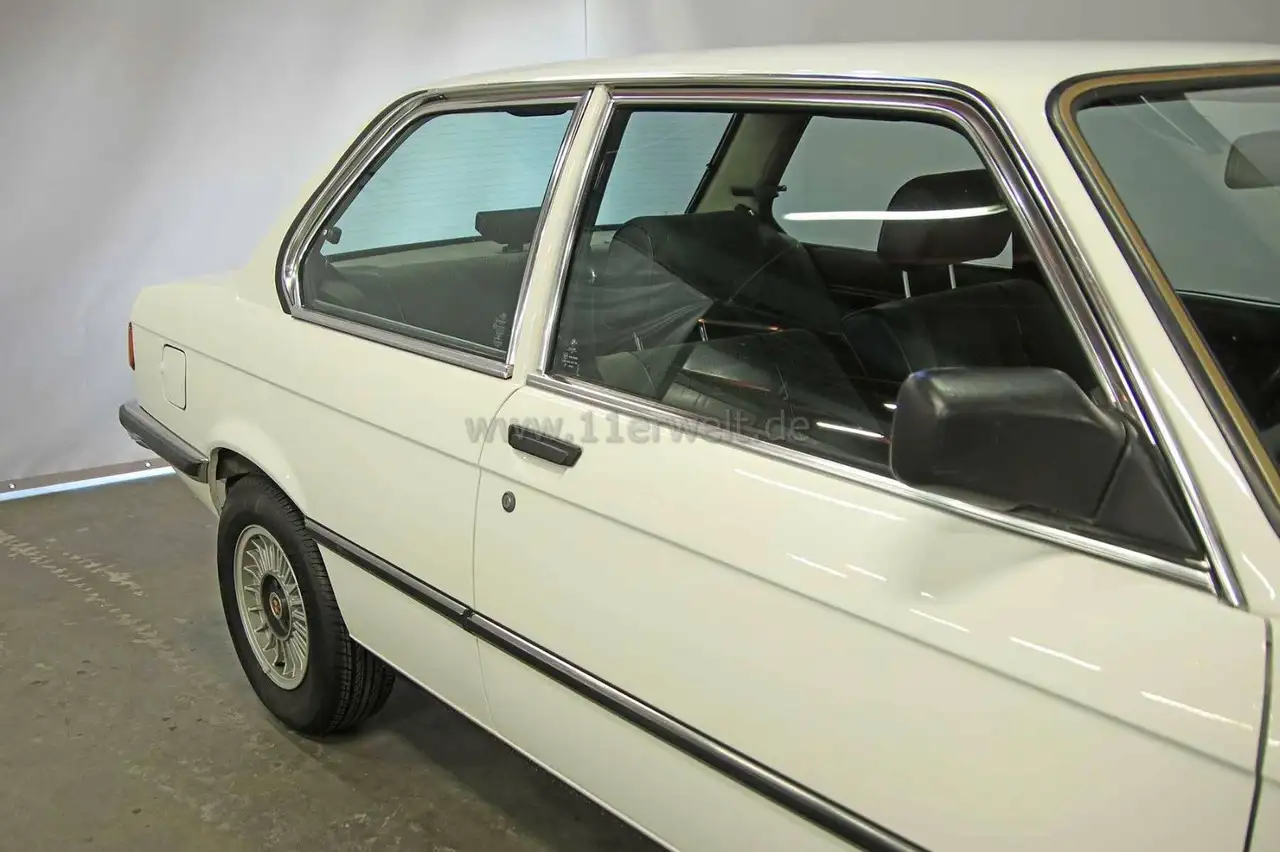 BMW 323 i, foto 3