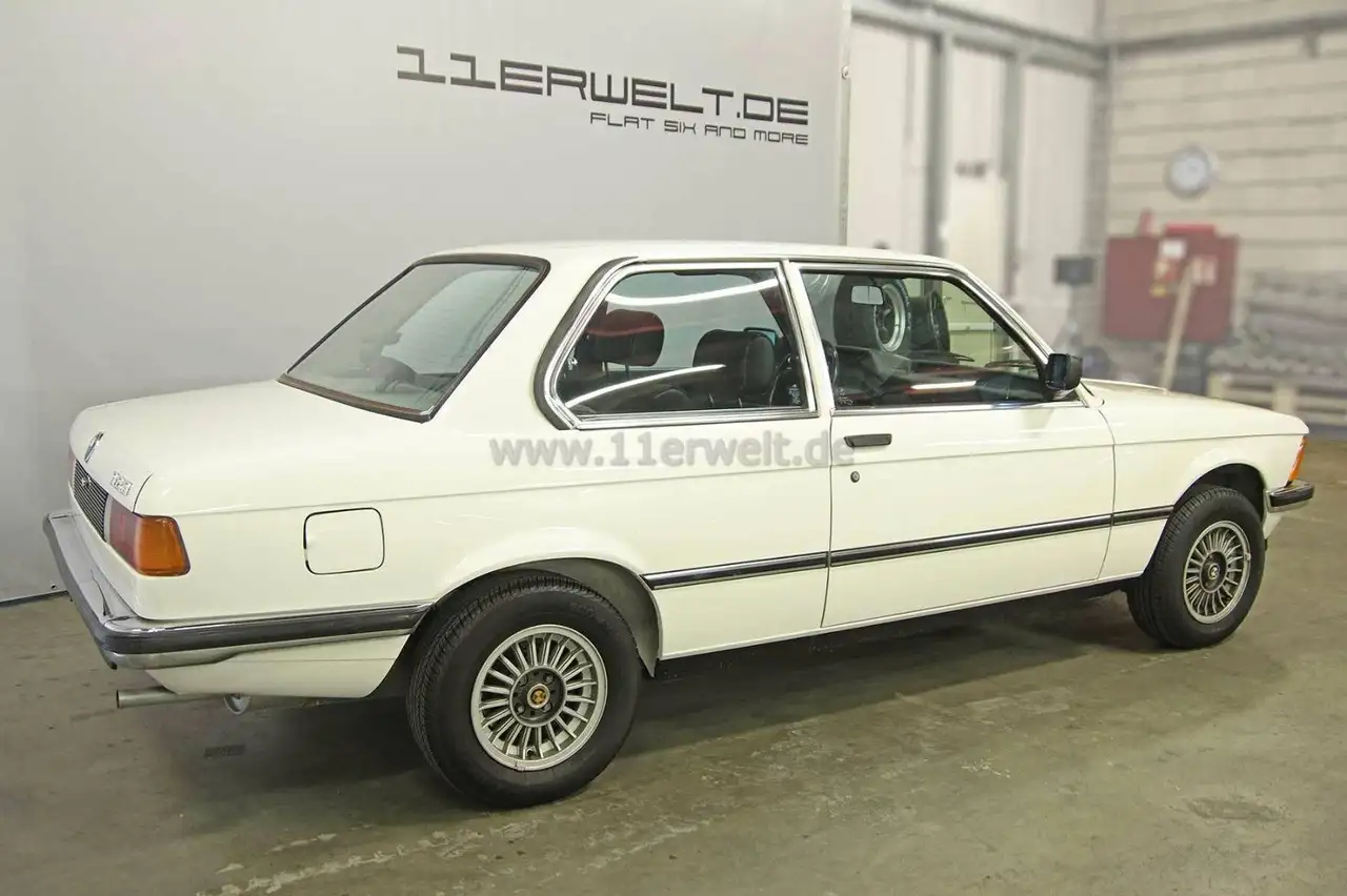 BMW 323 i, foto 4