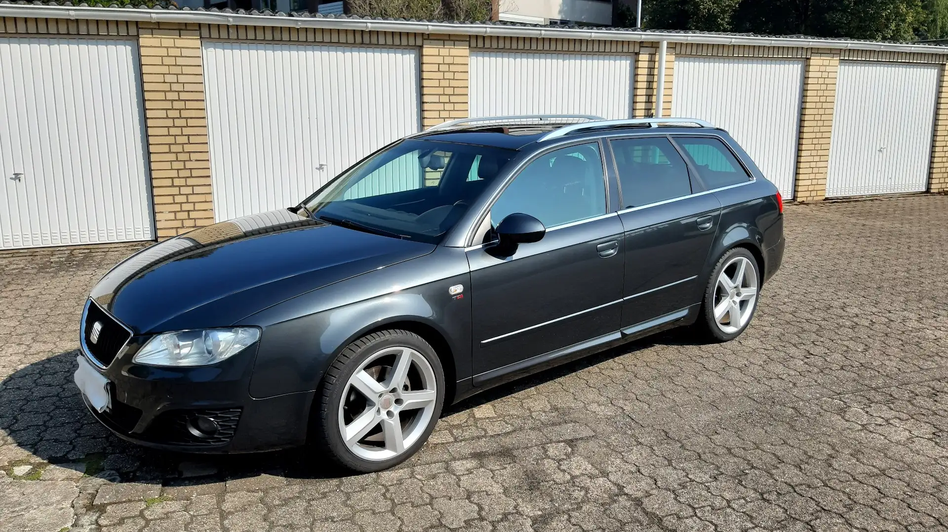 SEAT Exeo ST 2.0 TDI CR Multitronic Sport Grau - 2