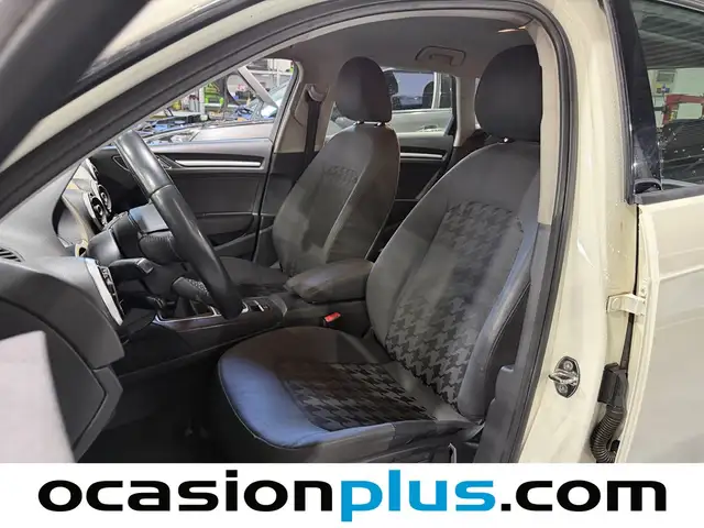 Audi A3 view 9
