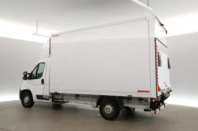 Opel Movano view 4