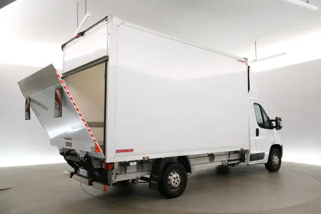Opel Movano view 9