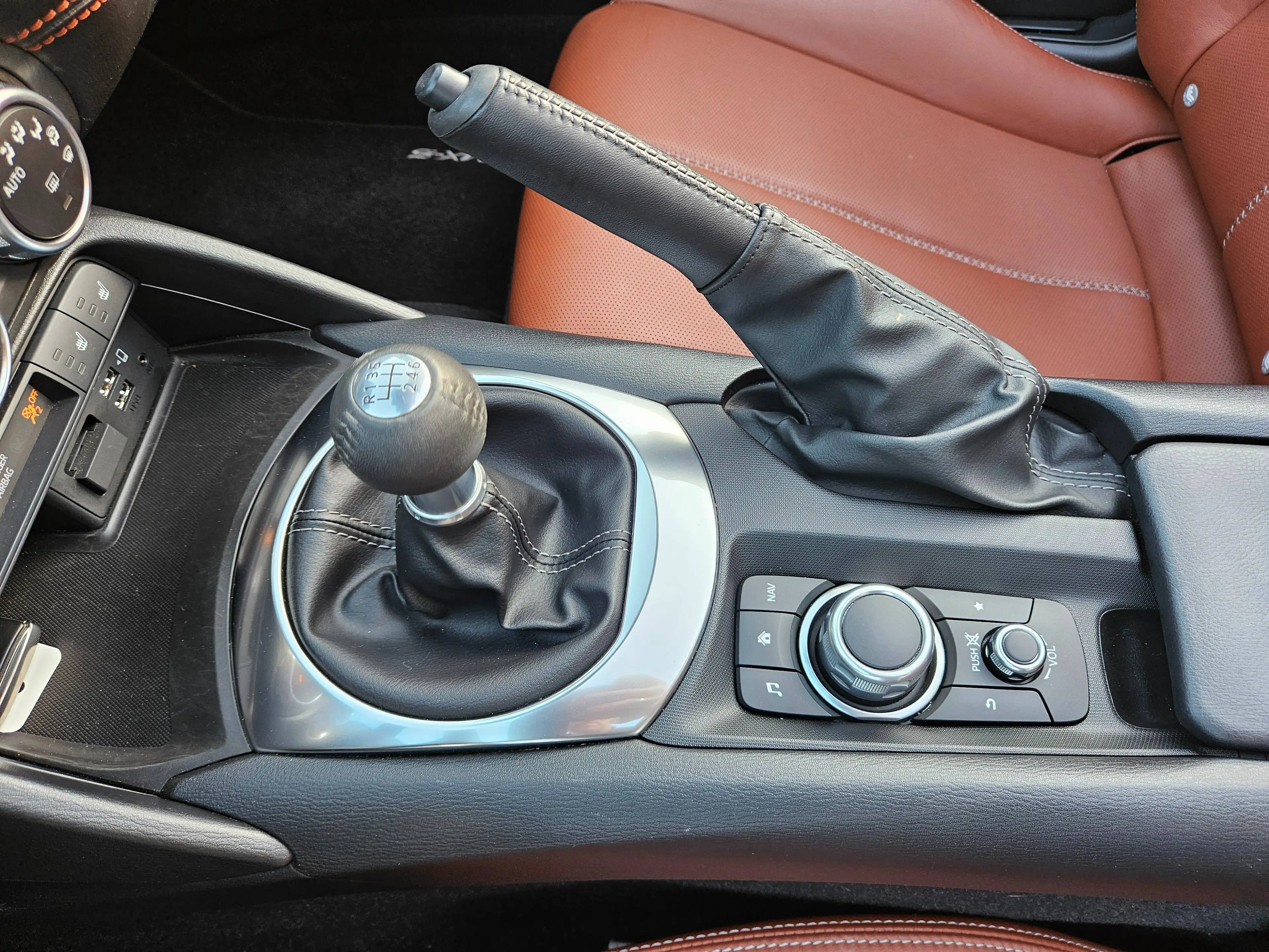 Mazda MX-5 MX-5 2.0i Skyactiv-G Kazari Kazari — photo 7