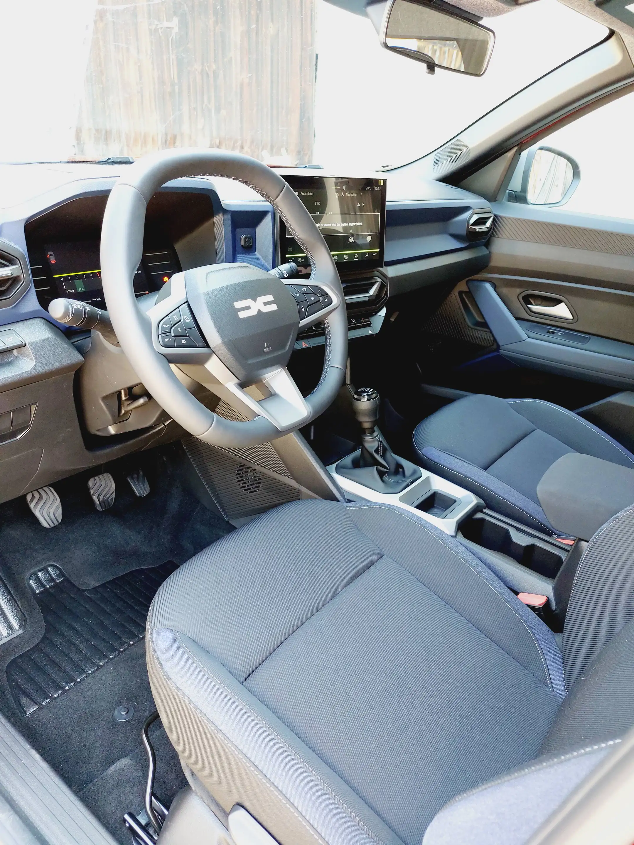 Dacia Bigster TCE140 MH Expression Multiview Shzg. Lenkradhzg. Dolomitgrau SOFORT! — photo 4