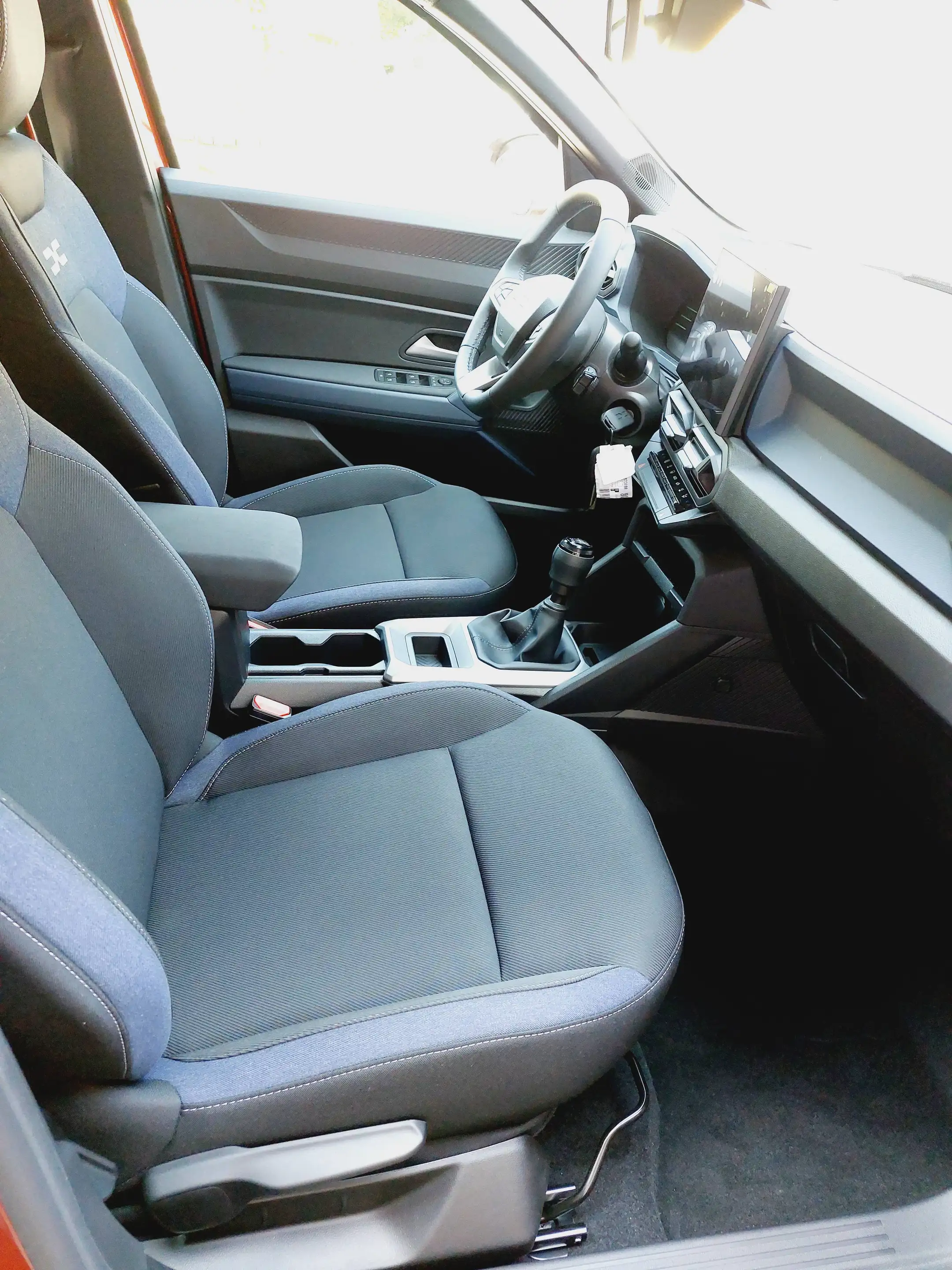 Dacia Bigster TCE140 MH Expression Multiview Shzg. Lenkradhzg. Dolomitgrau SOFORT! — photo 6