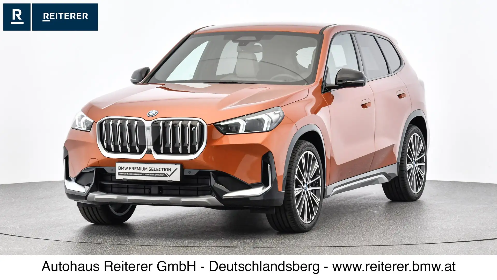BMW iX1 xDrive30 Orange - 1