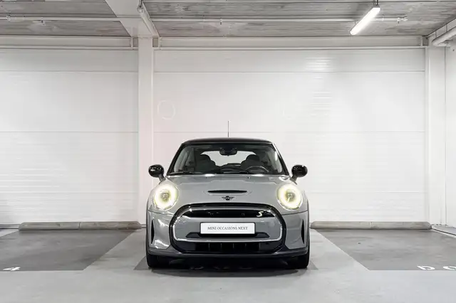 Mini Hatch view 5